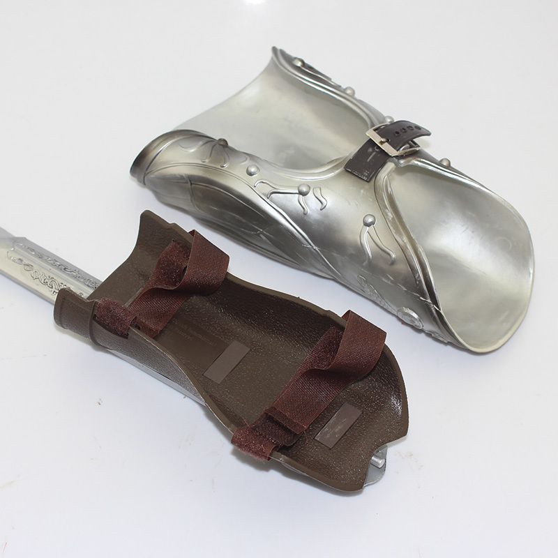 assassin's creed ezio hidden blade toy