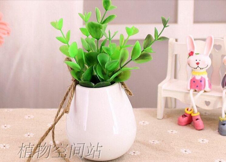 White Ceramic Small Egg Hanging Wall Planter Terrarium Air Plant Garden For House Ornament