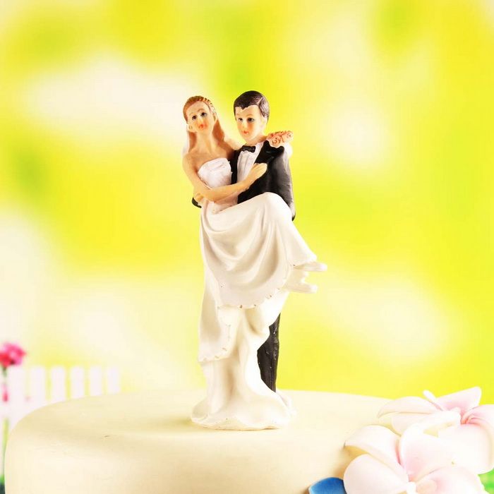 2021 Groom Carrying Bride Wedding Cake Topper From Ywlanyang, 9.05