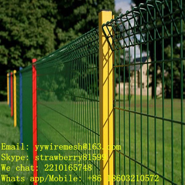 Wire Mesh Fence Panels 2017 green wire mesh fence panel + red or yellow peach fence post Wire Mesh Fence Panels 2017 green wire mesh fence panel + red or yellow peach fence post