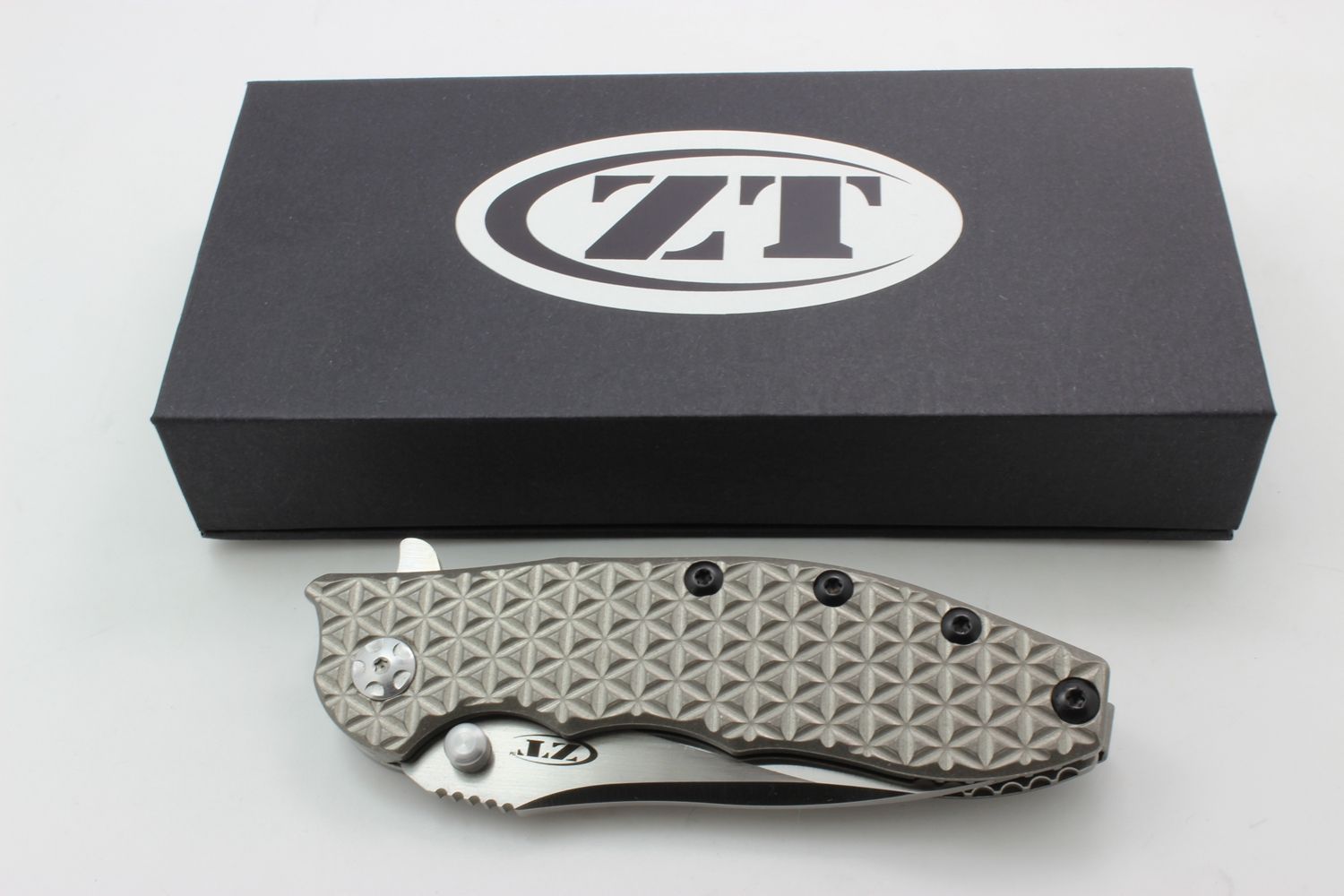 a-dai-custom-knife-zero-tolerance-zt0562-folding-knife-king-steel-m390-lattice-pattern-titanium-handle-smooth-zt-0562-edc-tactical-tools.jpg