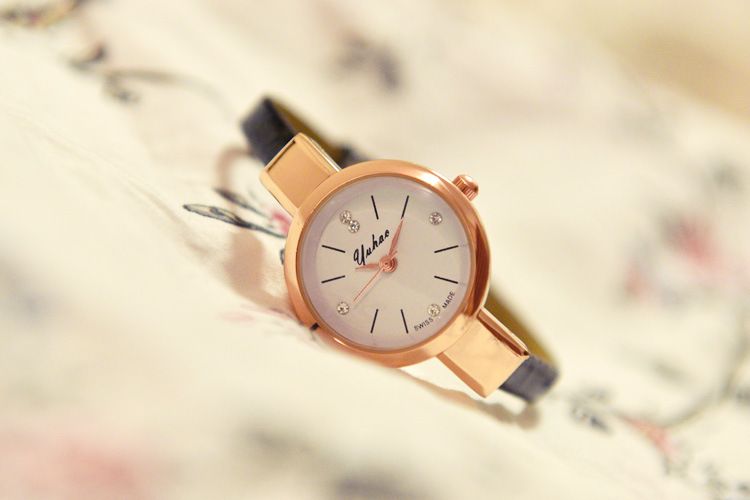 Acquistare Orologio Rotondo Con Quadrante Sottile E Cinturino Sottile  Economico | Consegna Veloce E Qualità | It.Dhgate