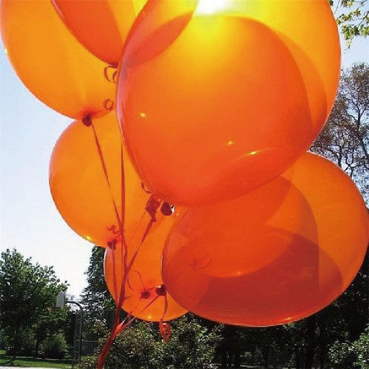 На оранжевом шаре. Оранжевые воздушные шары. Оранжевый шарик. Оранжевый воздушный шарик. Воздушный шар оранжевого цвета.