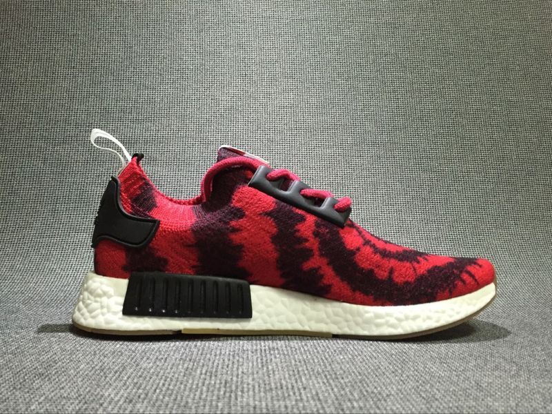 Translate This Page Hey Dude Shoes is a relatively new footwear brand, but one that is already becoming very popular. Its focus is on creating shoes that are comfortable, lightweight, and durable, while remaining affordable and stylish at the same time.