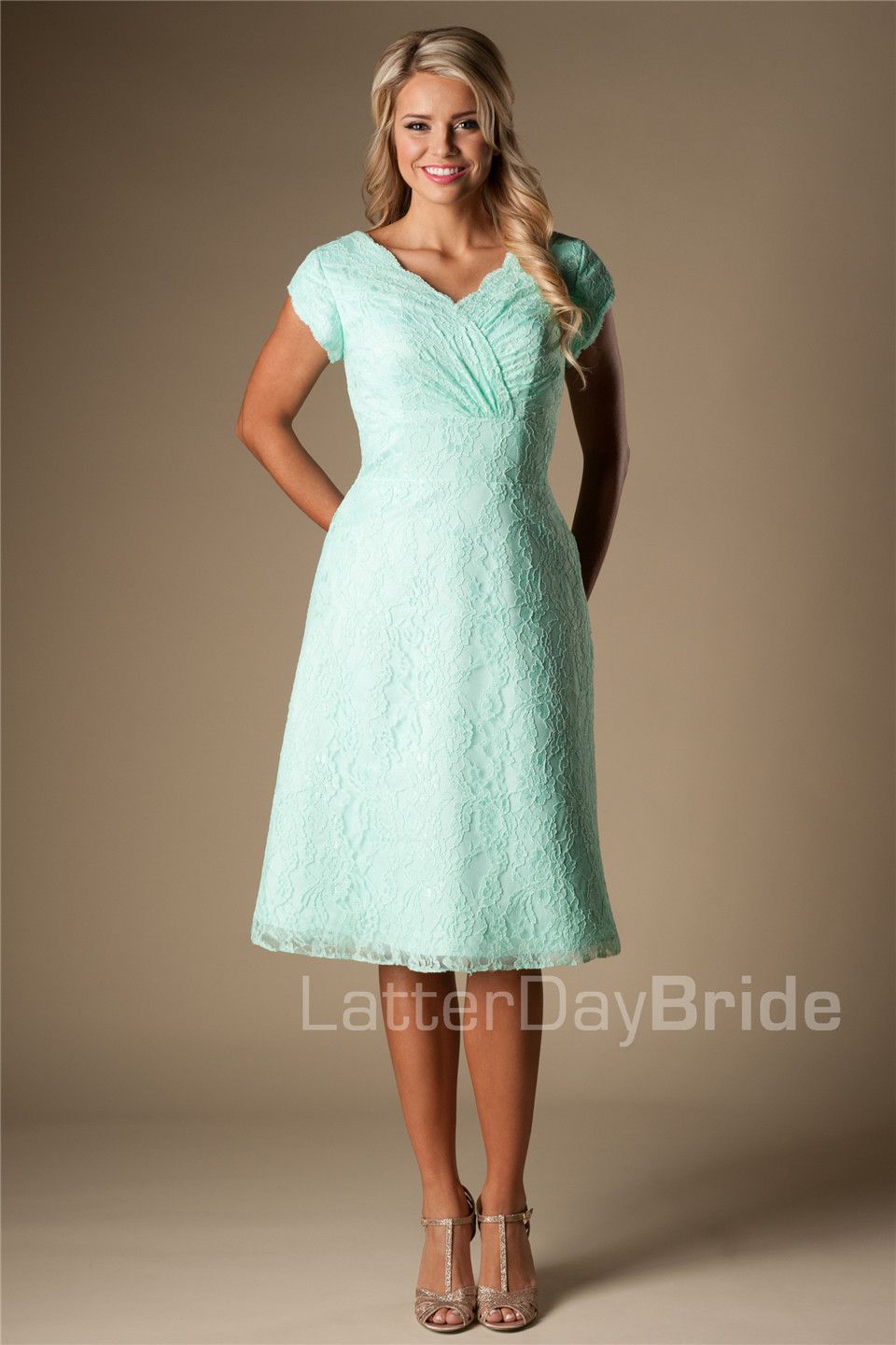 Mint Lace Short Modest Bridesmaid Dresses With Short Sleeves V Neck A ...