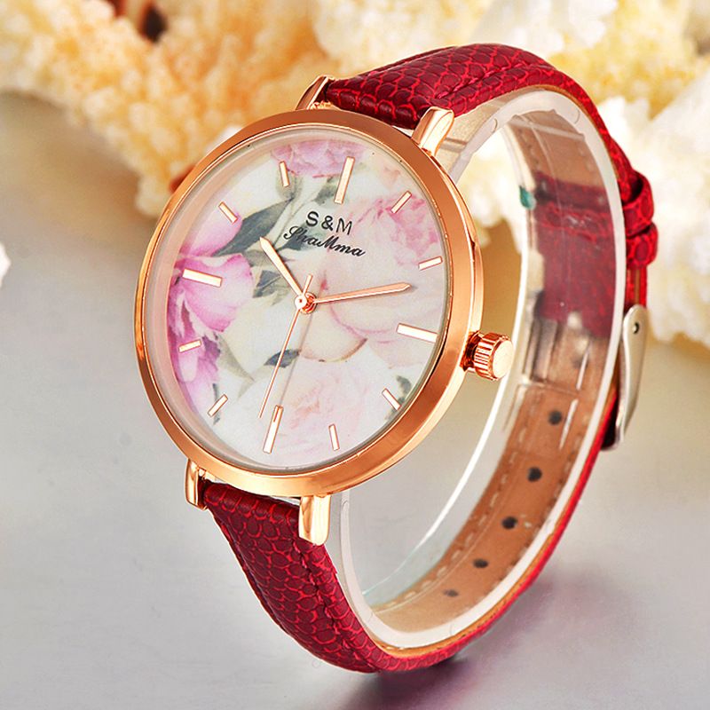 analog quartz wrist watch