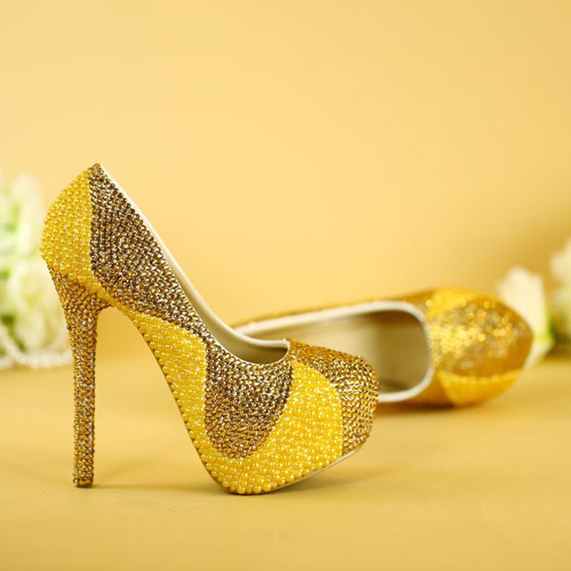 negozio di scarpe numeri grandi