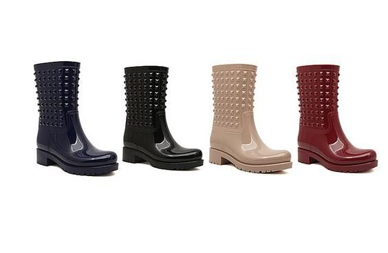 studded jelly rain boots