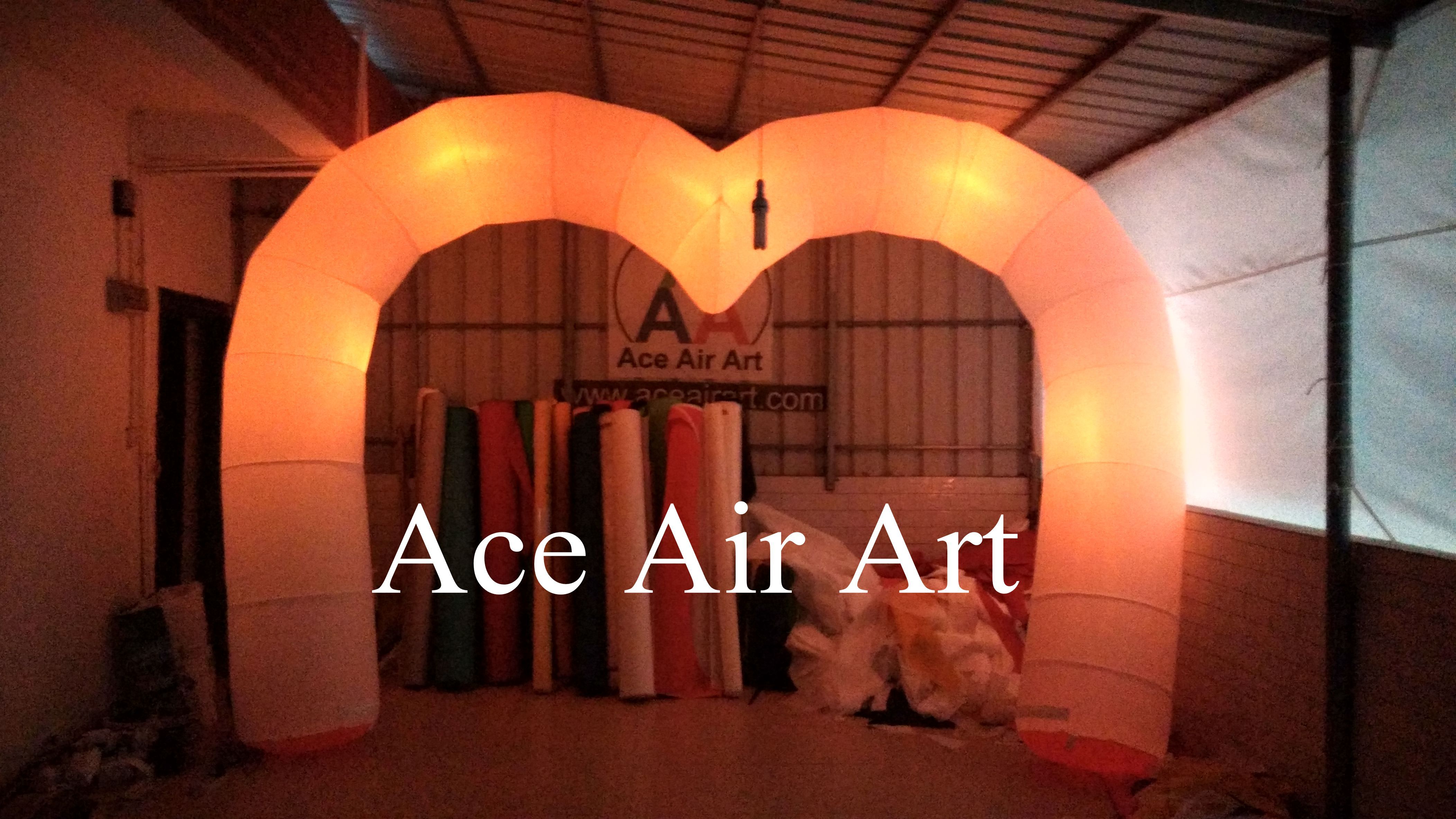 2019 Heart Shaped Changing Inflatable Entrance Arch For Romantic