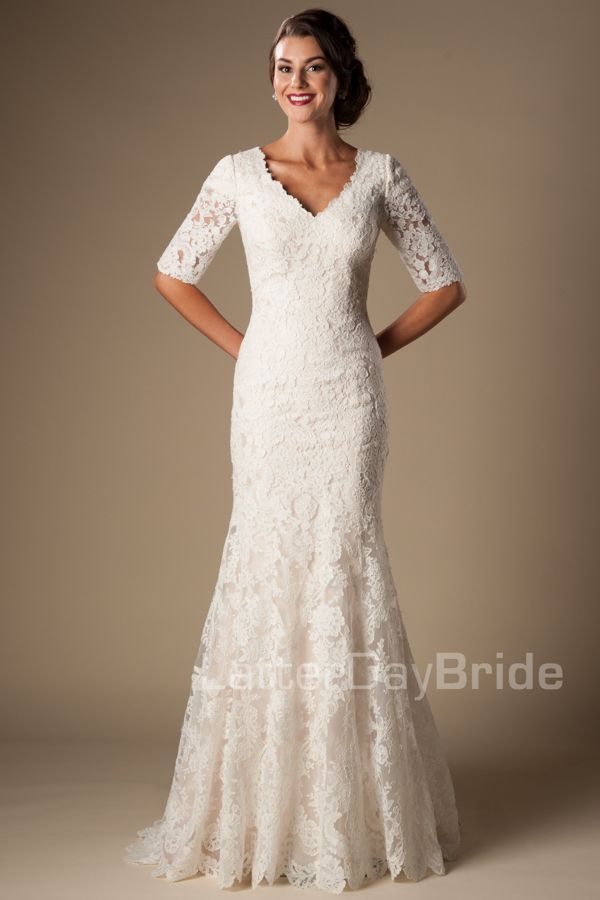 Ivory Vintage Lace Mermaid Modest Wedding Dresses With Half Sleeves V