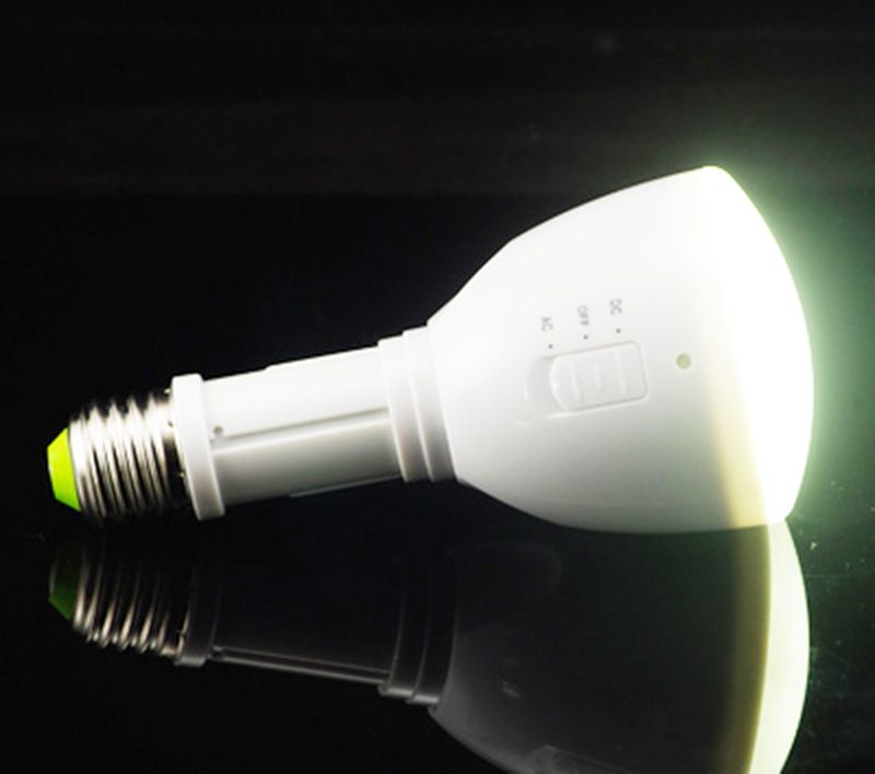 2018 New Ac Built In Battery Powered 6w Led Emergency Light 2018 New Ac Built In Battery Powered 6w Led Emergency Light Stretchable Bulb Dimmable Remote Control Lamp Flashlight From Jump8608