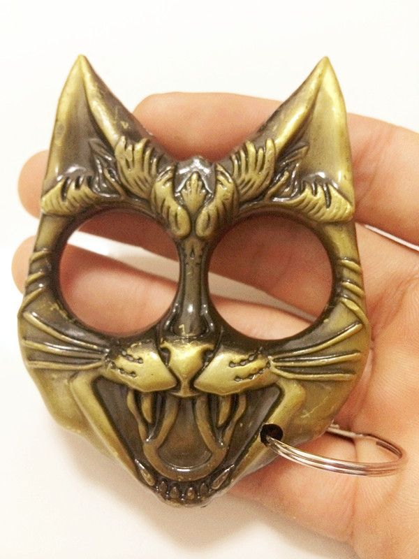 tiger claw brass knuckles