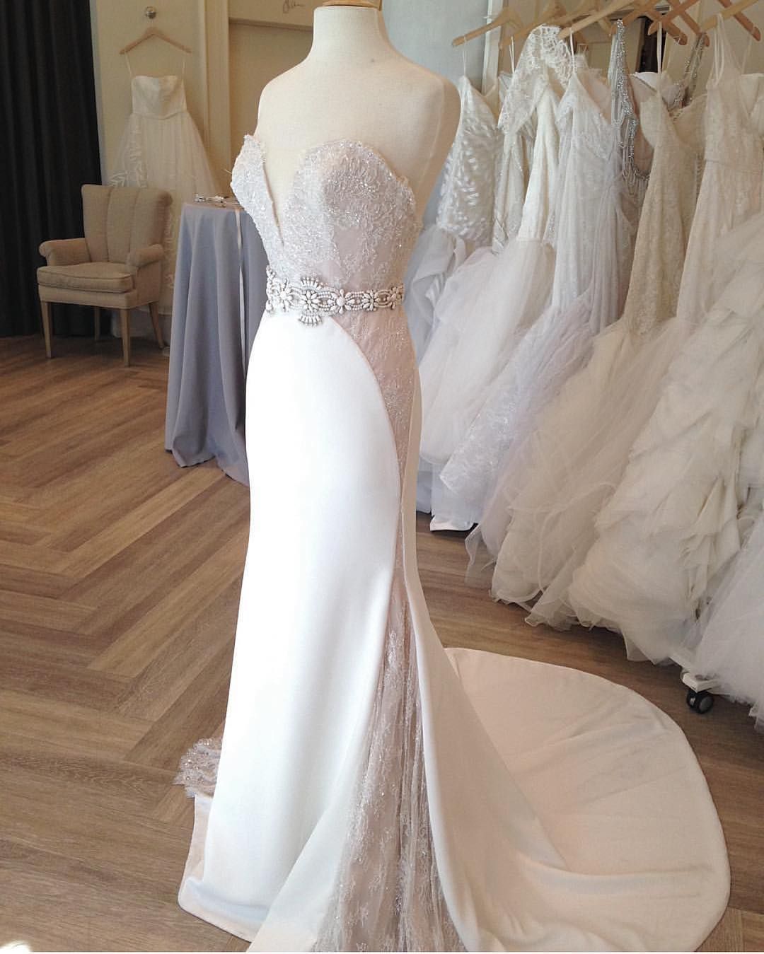 simple lace wedding dress no train
