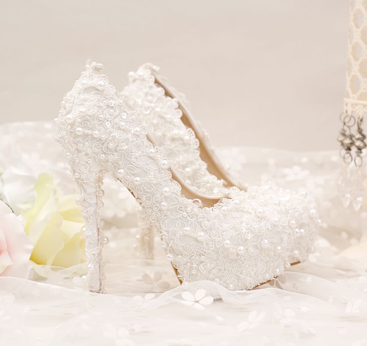 compre el nuevo encaje blanco puro corto con encaje zapatos de novia
