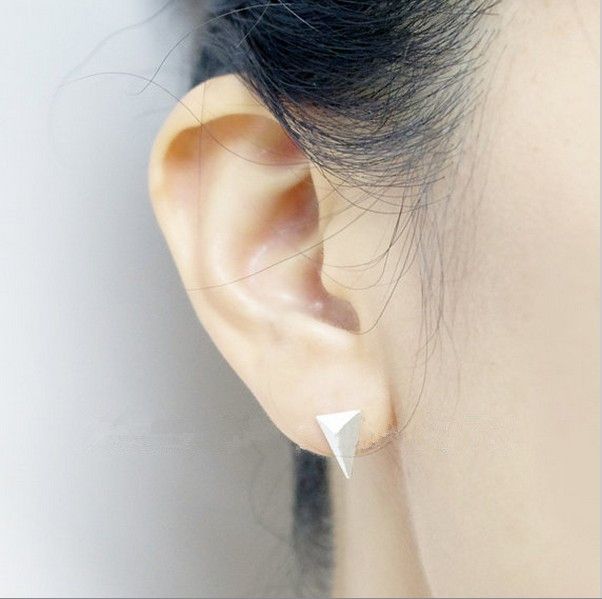 2016 년, 삼각형 콘 화합물 새로운 패션 여성 스 터 드 귀걸이 사랑스러운 귀걸이 도매 무료 배송 최고의 선물
