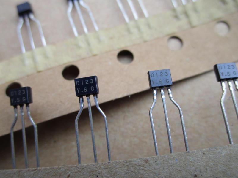 TIS92 GENUINE Rohm Small Signal Transistor TO-92 NOS, 4 Pieces SHIPS FAST U.S.A