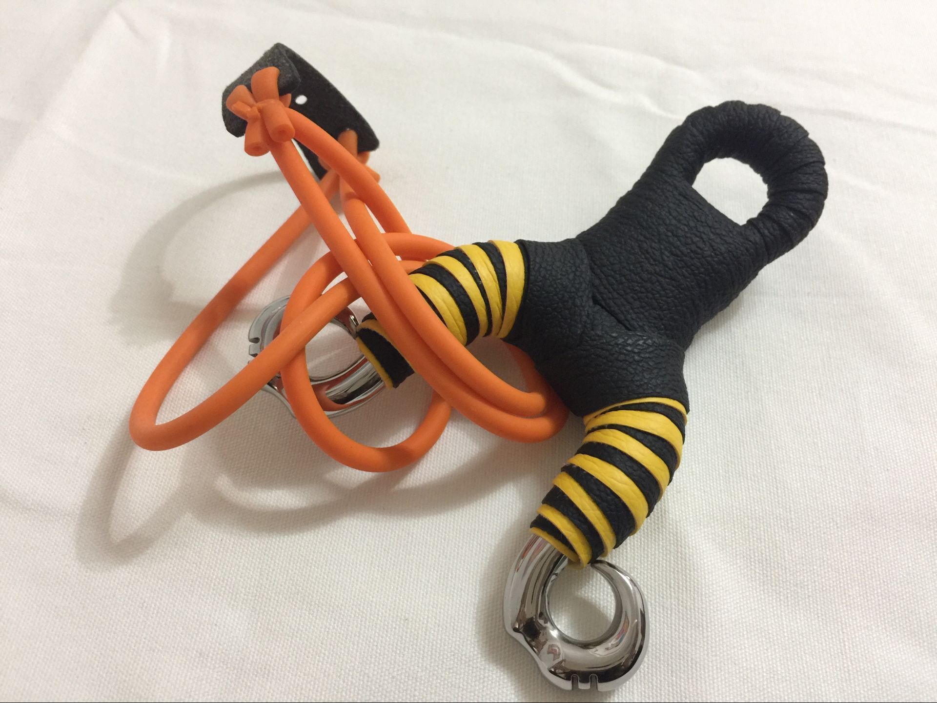 Wholesale 1 PK High Quality Archery Fishing Slingshot Catapult Titanium