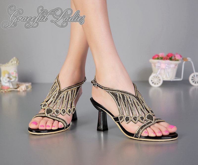 Moda Jewelled Sandalet Rhinestones 8 cm Garip Topuklar Kadınlar Sandles Real Fotoğraf Ayakkabı Kadınlar Sandalet Tasarımcı Gladyatörler Yeni Geliş Slide