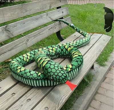 serpiente de peluche