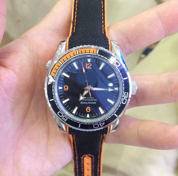 2017 High Quality Automatic Machine Watch Men Chronometer Master 600m