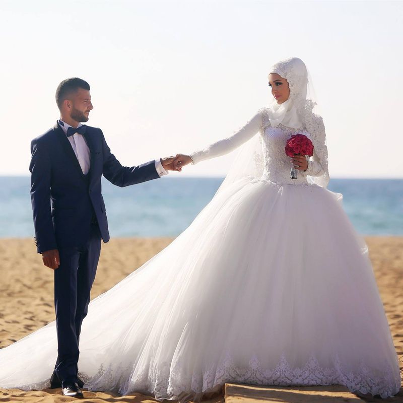 Discount 2017 Muslim Beach Wedding Dresses Dubai With Long Sleeve