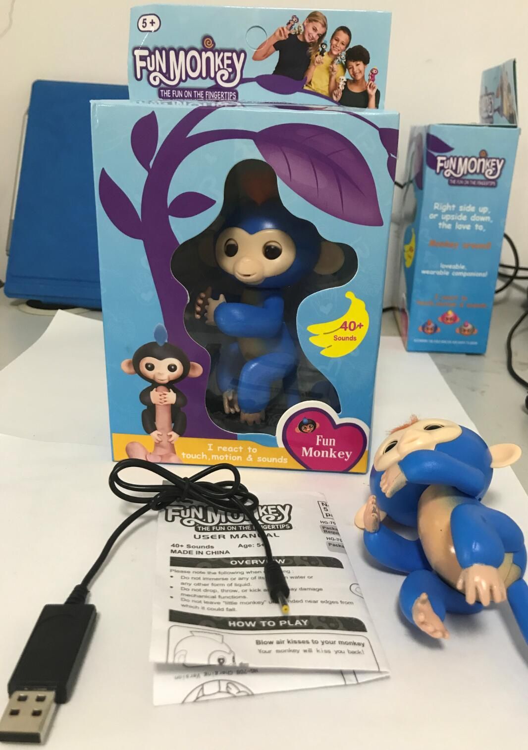 finger toys among us