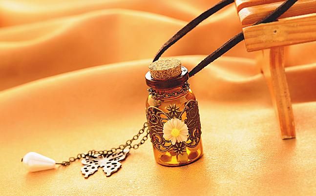 Glasflaska Aromaterapi Essential Oljediffusor Halsband Locket Hängsmycke Smycken med 24 