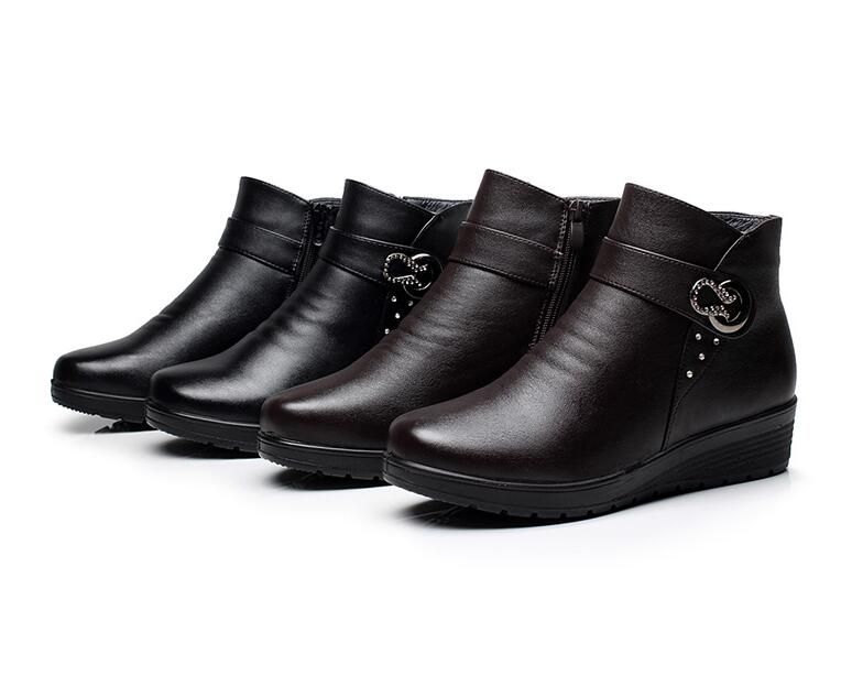 winter boots for elderly woman