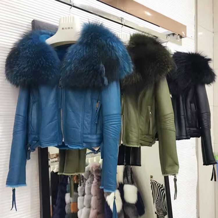 2019 Luxury 2018 Winter Jacket Women Real Natural Rac Fur Collar 2019 Luxury 2018 Winter Jacket Women Real Natural Rac Fur Collar With Sheepskin Leather Shearling Coat Short Coats Green Black From Baochenlu