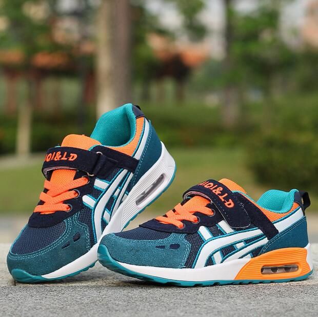 children sports shoes