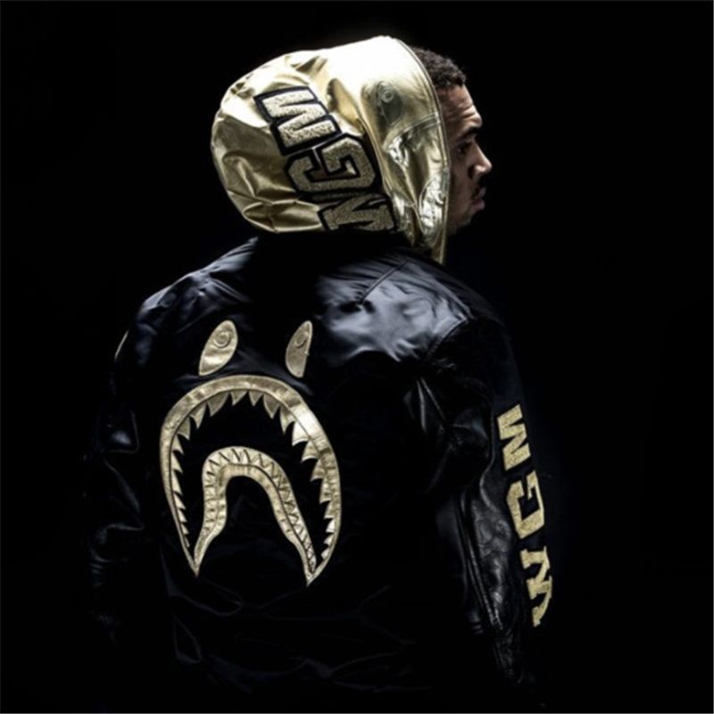Compre 2017 Brand New Shark WGM Marca De Ropa Limitada Negro Golden Jacket  Hombres Mujeres Tiburón Boca Chris Brown Justin Bieber Kanye West De Alta  Calidad A 70,65 € Del Cezy | Es.Dhgate.Com