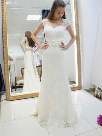 Compra Vintage 2017 Encaje Vestidos De Novia Con Cinta Retrato Escote  Flores Fajas Vestidos De Novia Botones Backless Barrer Tren Vestidos De  Novia Barato | Entrega Rápida Y Calidad | Es.Dhgate