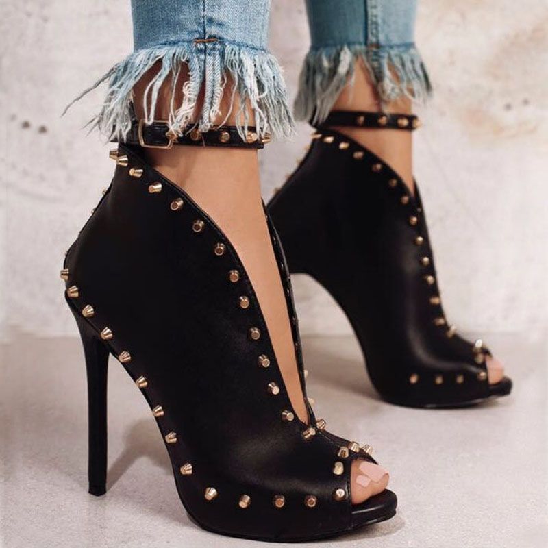 rivet boots