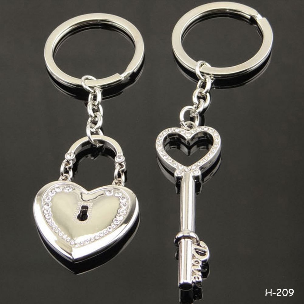 Couples Keychains Key Lock Heart Shaped Rhinestone Zinc Alloy Key Chain