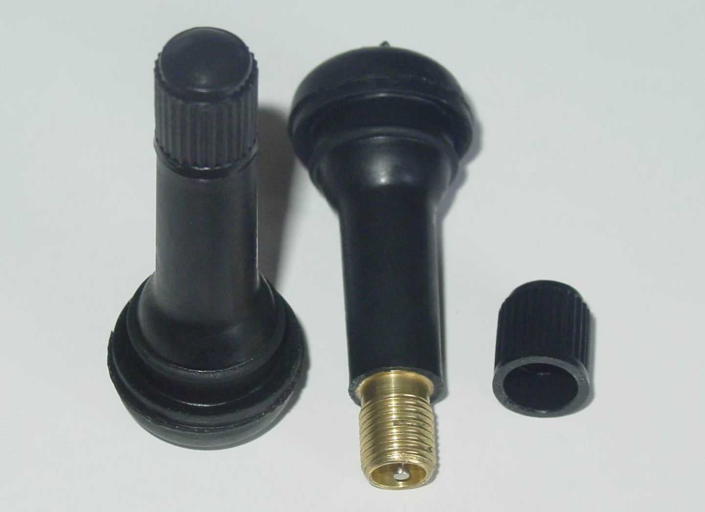 TR414 Tire Valves EPDM Rubber Snap In Tubeless Valves For Passenger