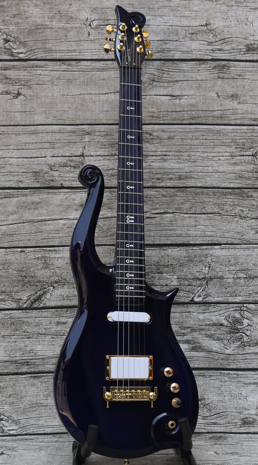 Schecter Diamond Series Custom White Schecter Diamond Series Custom White