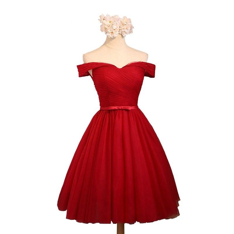 Barato Plus Size Vermelho Tulle Barco Pescoço Uma Linha Curta Vestidos De  Baile 2017 Elegante Fora Do Ombro Princesa Moda Vestido De Dama Dama Dama  De Donnaweddingdress12, $207,56 | Pt.Dhgate.Com