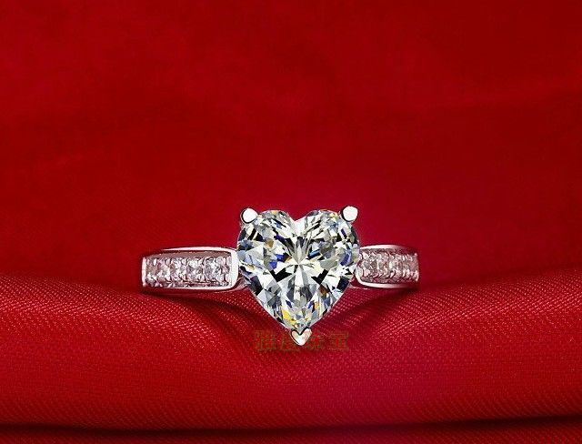 الجملة مجوهرات مايكرو معبد القلب 2ct فضة ضمان الذهب الأبيض اللون الاصطناعية خاتم الماس المرأة مجوهرات الزفاف العصرية