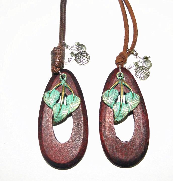 Vintage Wood Carved Leaves Pendant Long Sweater Pendant Necklace for Women