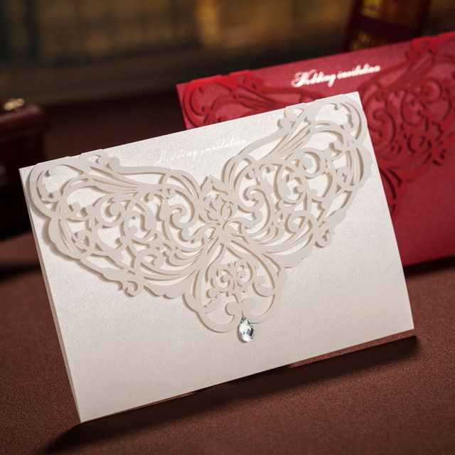 Wholesale Vertical Elegant Engagement Laser Cut Flower Wedding