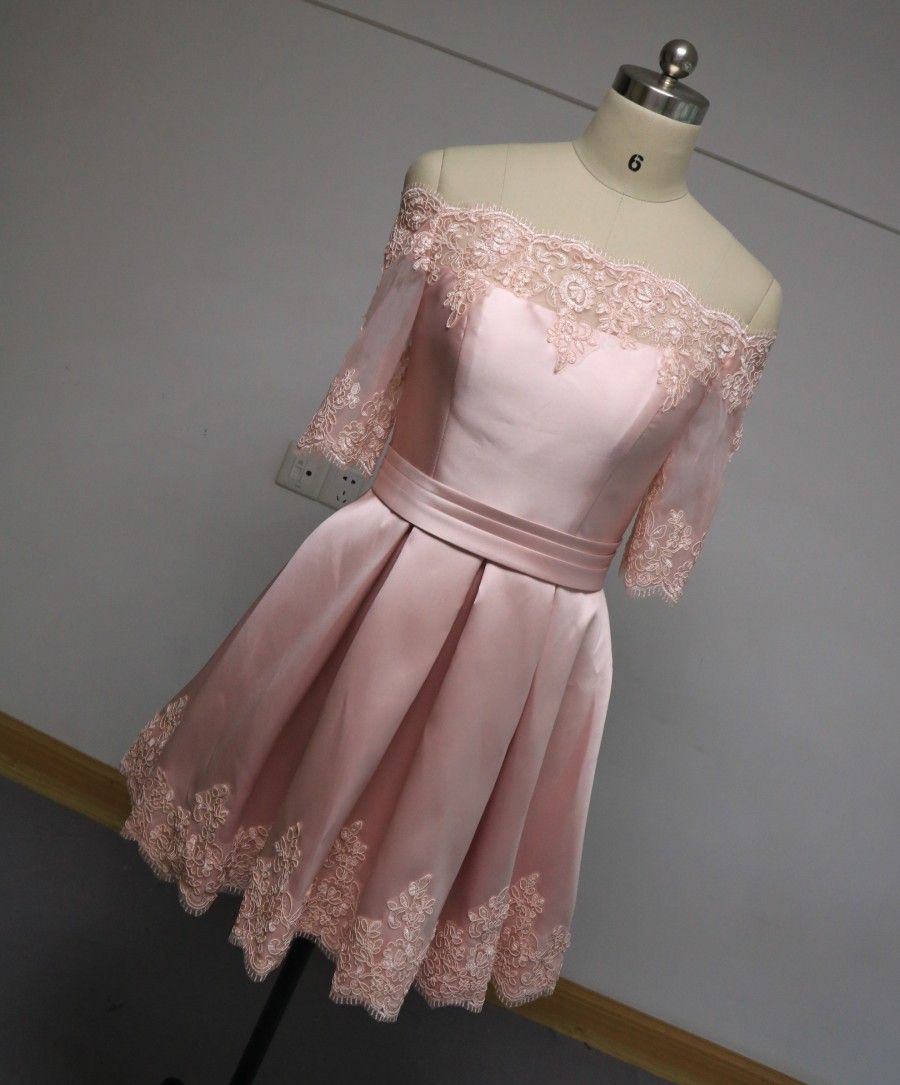 Vestido De Festa De Casamento Novo Real Curto Prom Vestido Rosa Vermelho Cetim Meninas Vestidos De Festa Apliques A Linha Barco Pescoço Off Ombro Meia Manga Homecoming Vestidos Baratos Vestidos De Festa