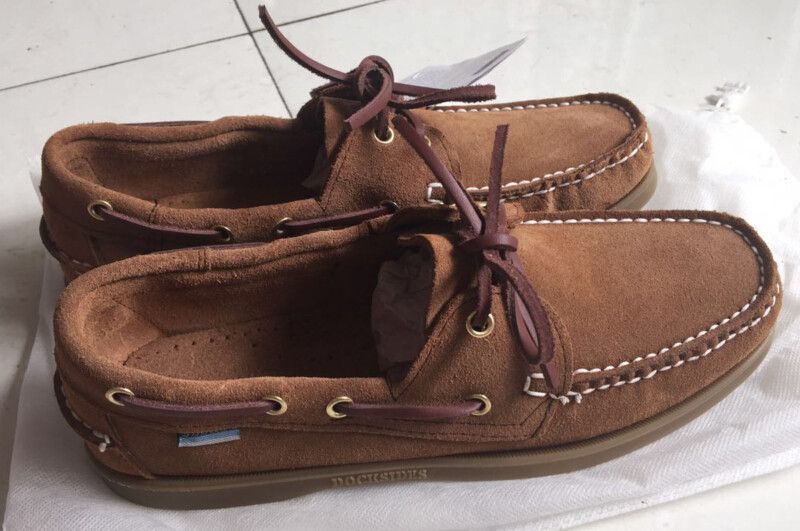 sperry suede boat shoes