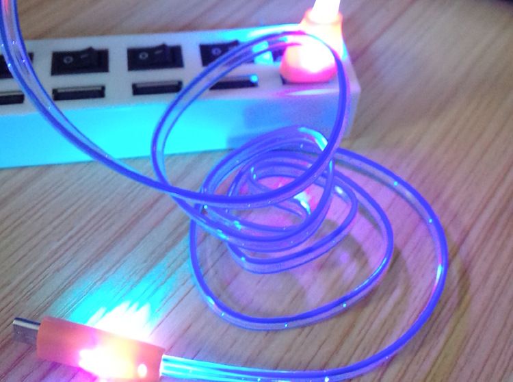 LED 가시 LED 가벼운 미소 얼굴 마이크로 USB 케이블 1m 3FT 국수 충전기 Samsung HTC Andriod 전화 AP 5에 대 한 빛을 충전 조명 선