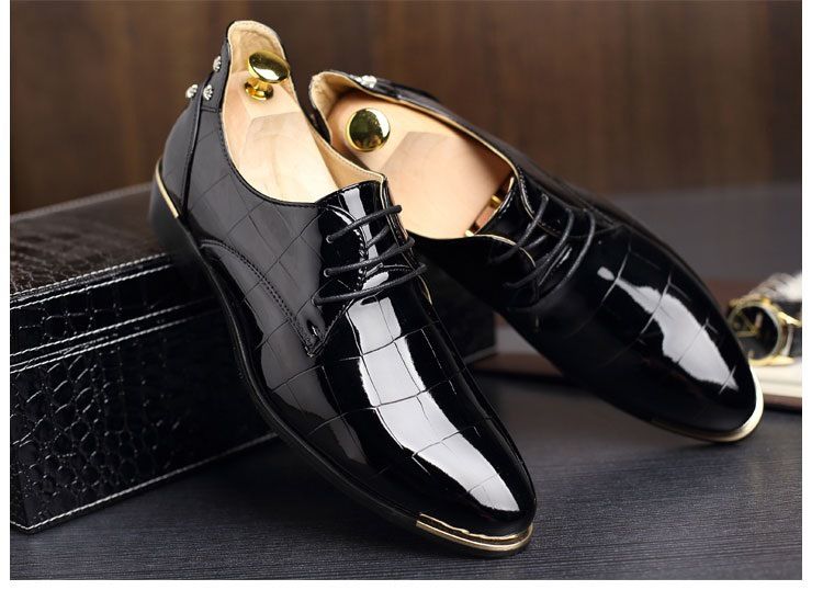 Clearance Sale Luxury Men Rivets Red Dress Shoes Handmade Genuine Leather Slip On SnakeSkin