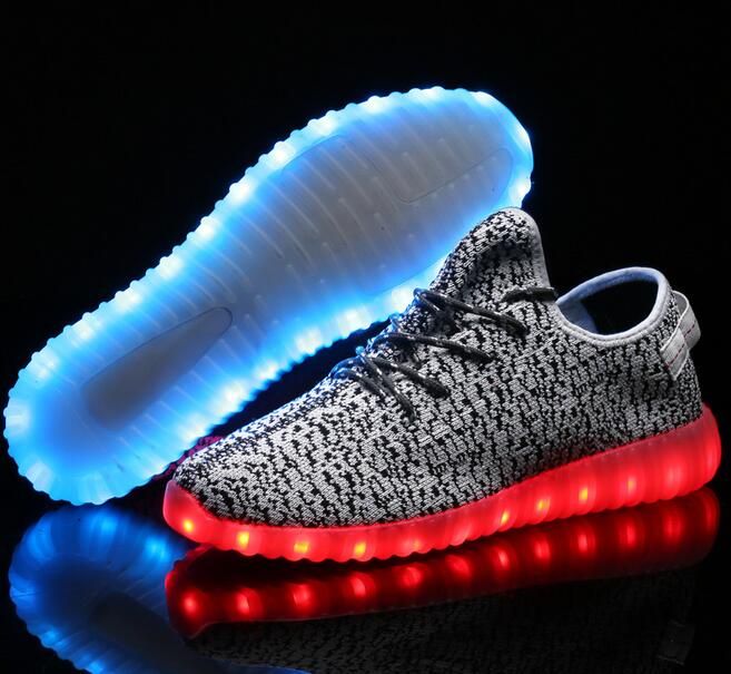compre zapatos led iluminados para adultos 2017 nuevos zapatos luminosos coloridos de moda con usb mujeres recargables zapatos para hombres con luces