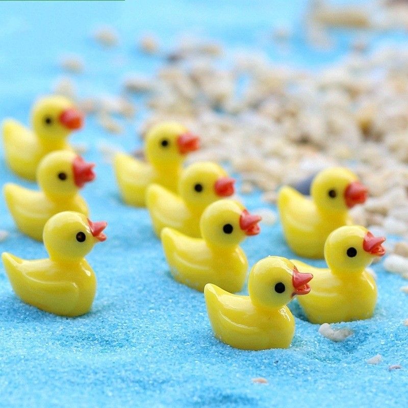 resin ducks garden