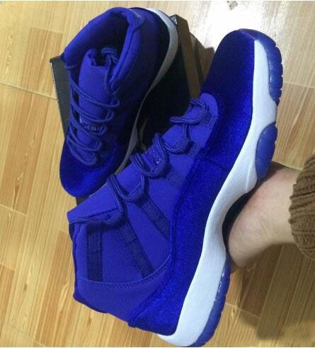 women's royal blue basketball shoes