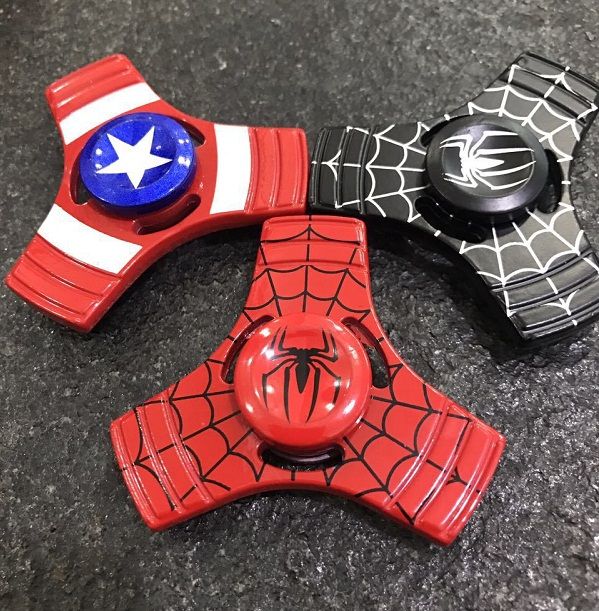 Super Hero Spiderman Hand Spinner Triangle Alloy The Avengers