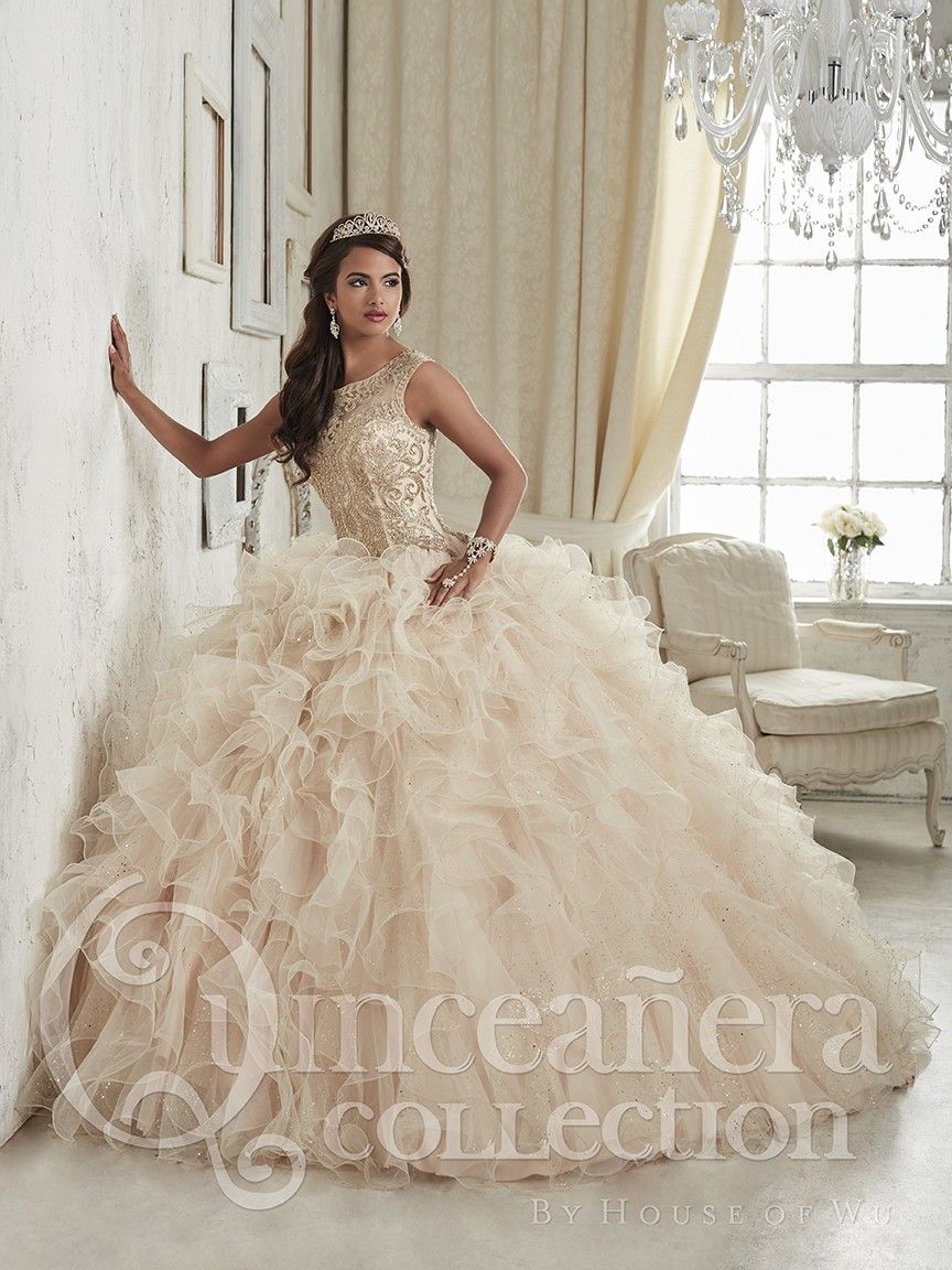 Champagne Quinceanera Dresses 2017 Ball Gowns Sweetheart Beaded Crystal