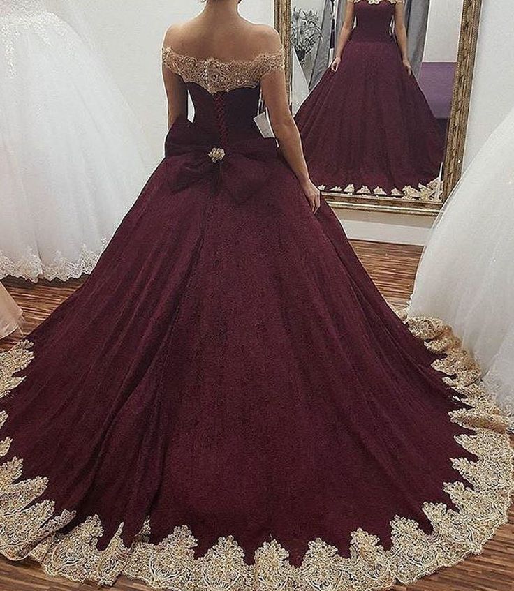 2018 Hot Burgundy With Gold Appliques Quinceanera Dresses